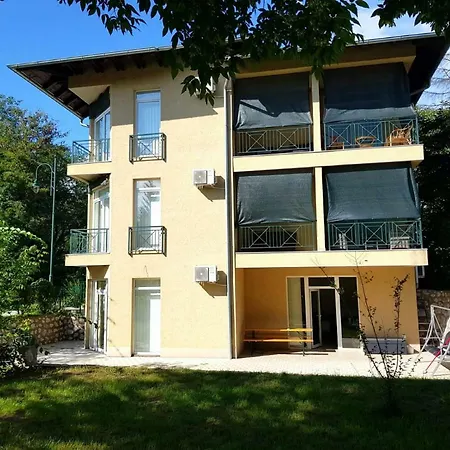 招待所 Sobe Emilija 3*