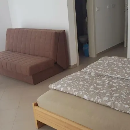 招待所 Sobe Emilija